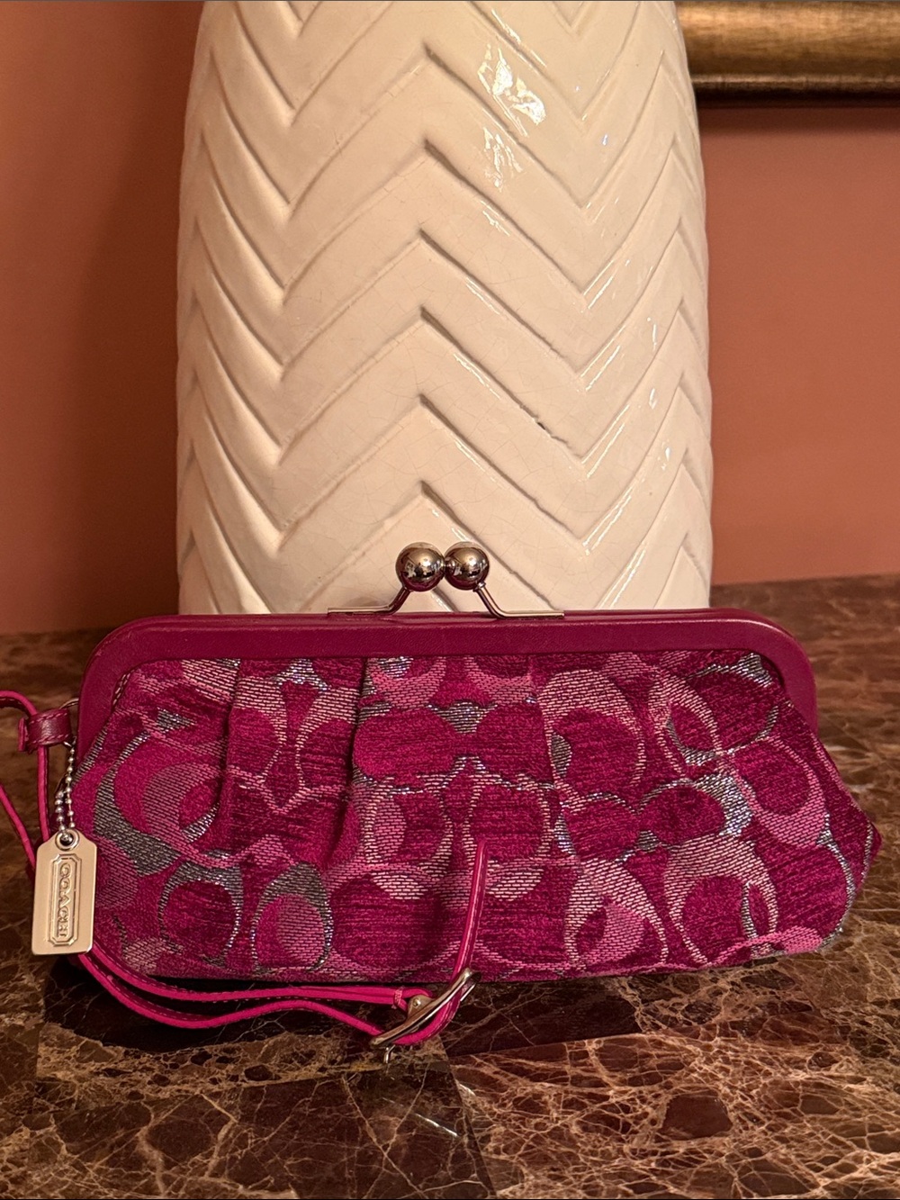 Coach Vintage Y2K Chenille Fuchsia Signature Frame KISS-LOCK Wristlet. Rare